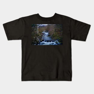 THE RIVER THAT POWERED THE OLD OGWEN CORNMILL Kids T-Shirt